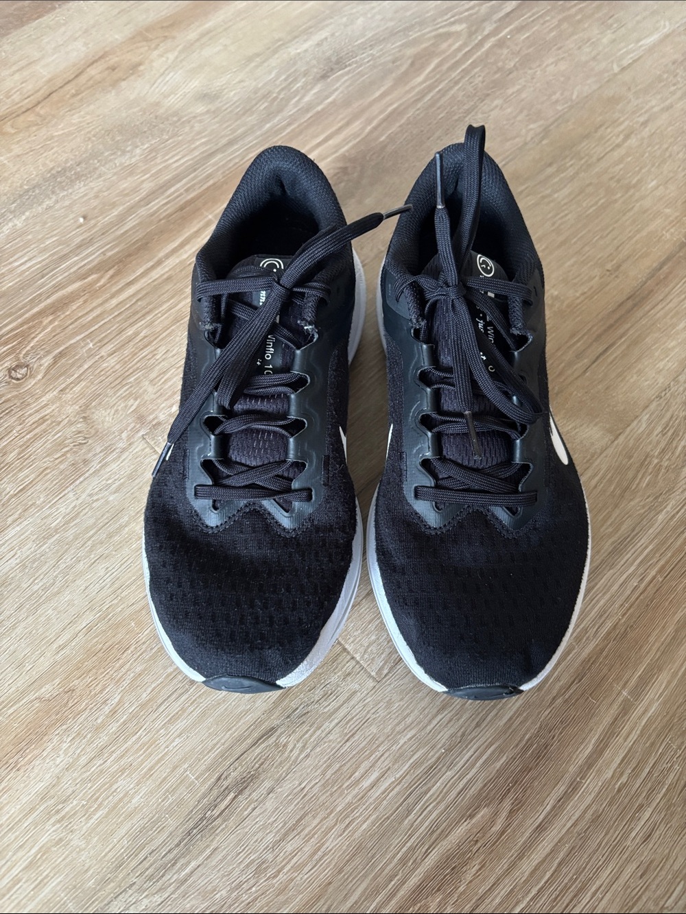 Nike W Air Winflo 7.5  Women Running Shoes Black/White-Black Worn once